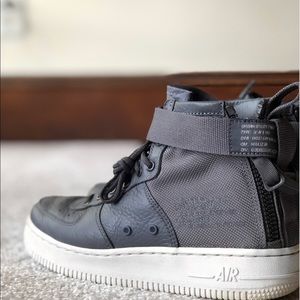 Nike Youth/Men’s Air Force One High